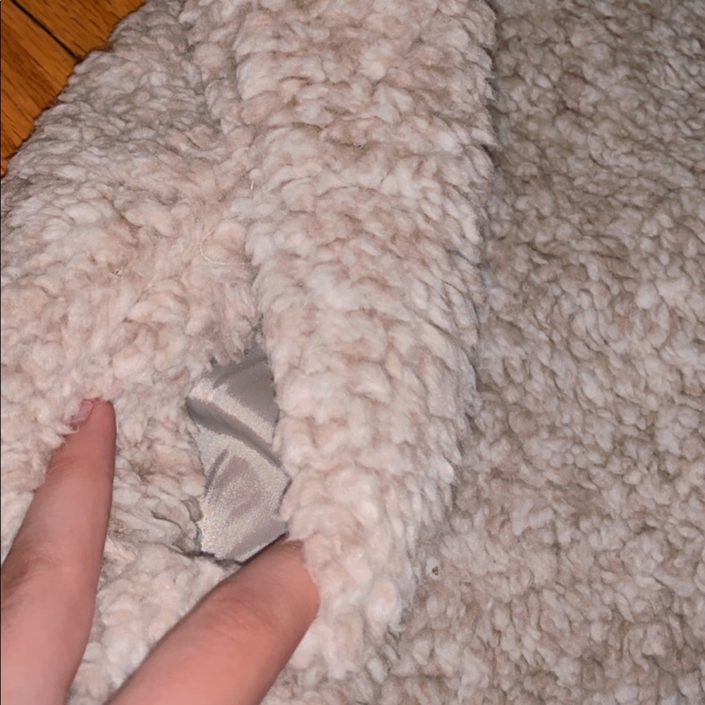 Fuzzy jacket - Picture 4 of 6